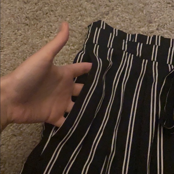 Striped crepe shorts - Picture 2 of 4